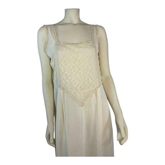 American Vintage 1960's handmade cream lace slip size medium - Picture 2 of 16